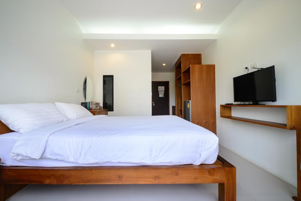 Ocean12 Chic Hotel Phuket Exterior foto