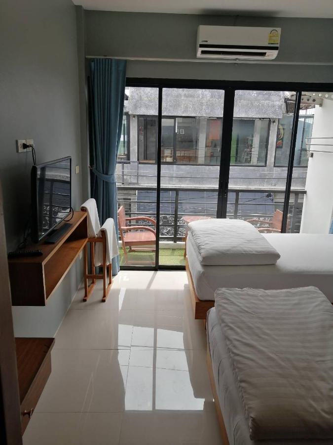 Ocean12 Chic Hotel Phuket Exterior foto